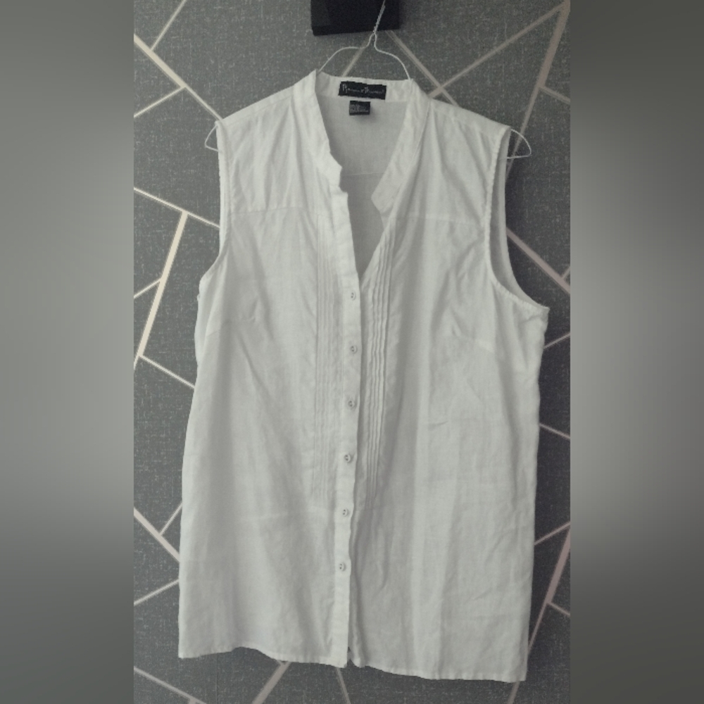 Mercer & Madison Linen white sleeveless top.Size XL